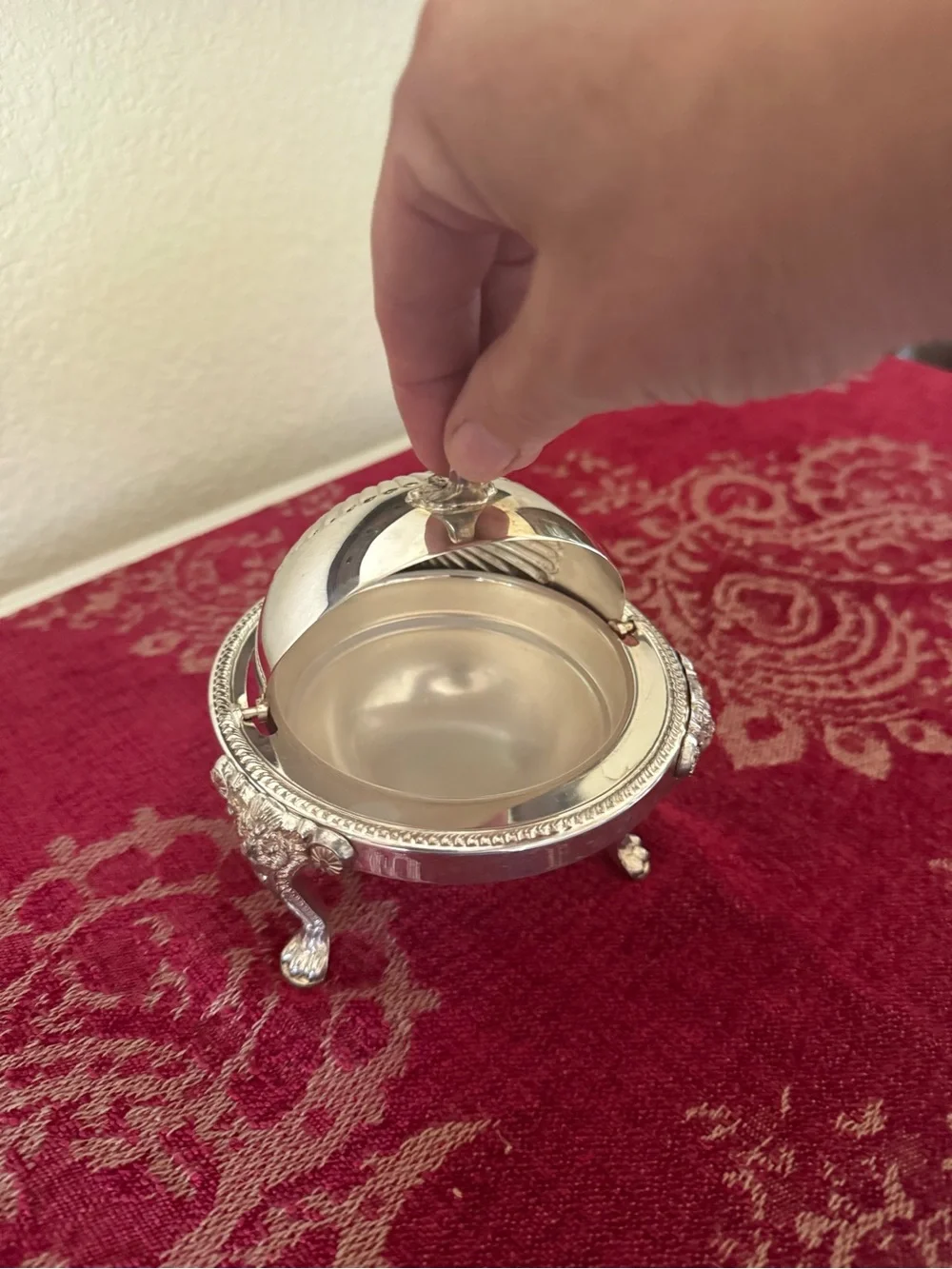 Silver Decorative Dome Butter Keeper - Elegant Home Dining Accessory Vintage